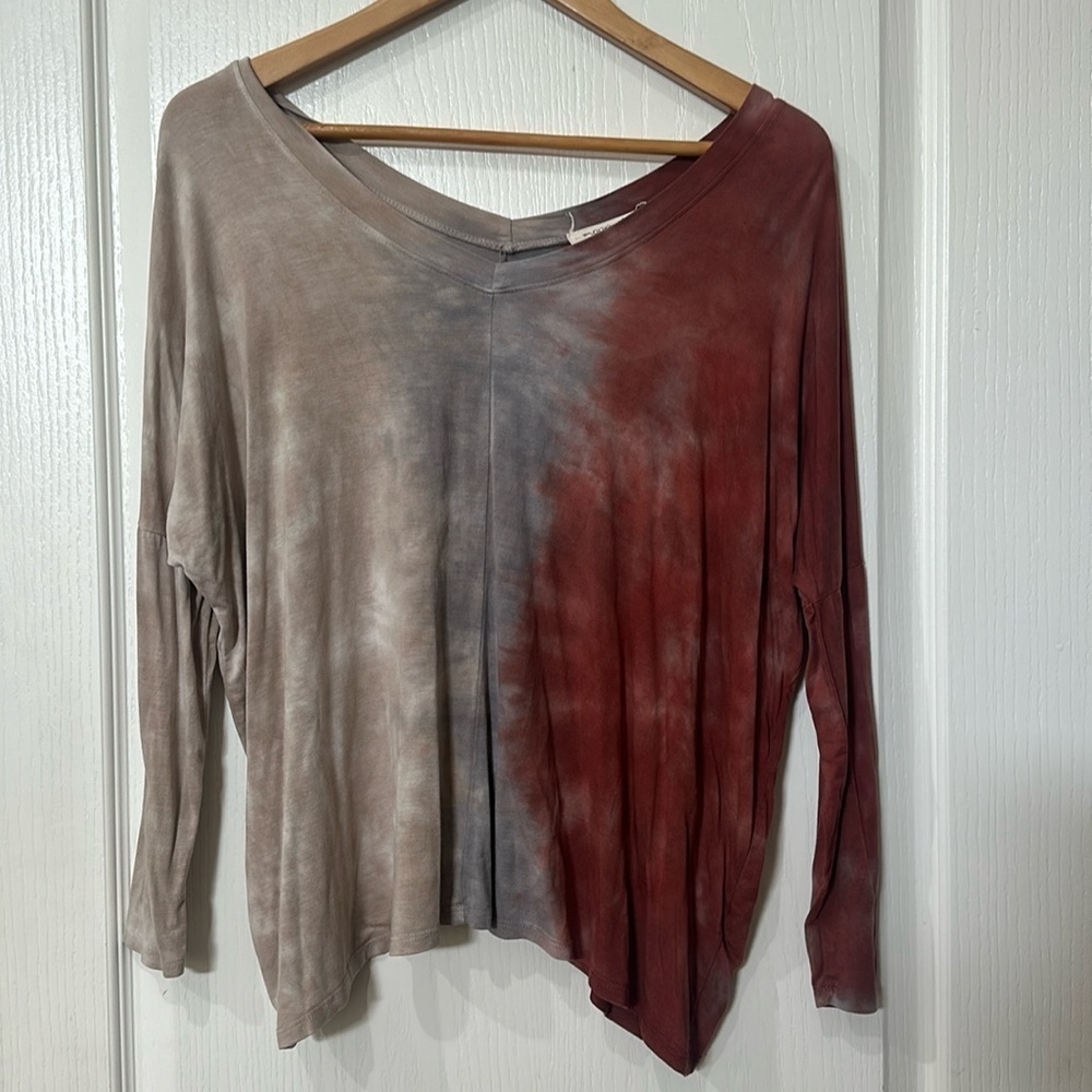 Moon and sky size XS oversize double V-neck dohman long sleeve, tie-dye top